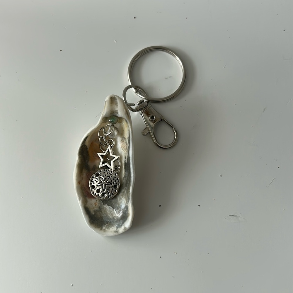 Silver Oyster Shell Keychain.